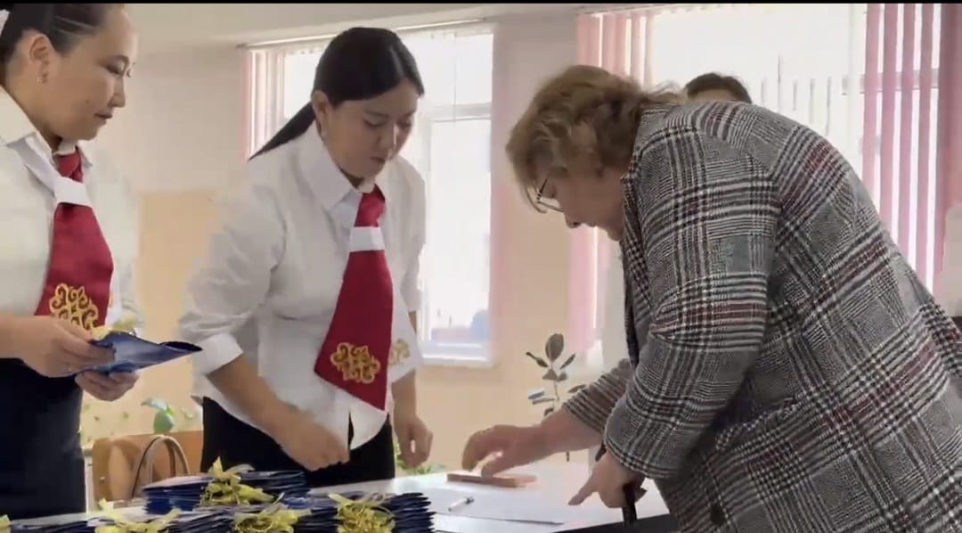 Аудандық әдістемелік орталықтың жұмыс жоспары негізінде педагог-модератор санатындағы ұстаздардың ұйымдастыруымен «Жасанды интеллектті сабақта қолданудың тиімділігі» тақырыбында семинар ұйымдастырылды.